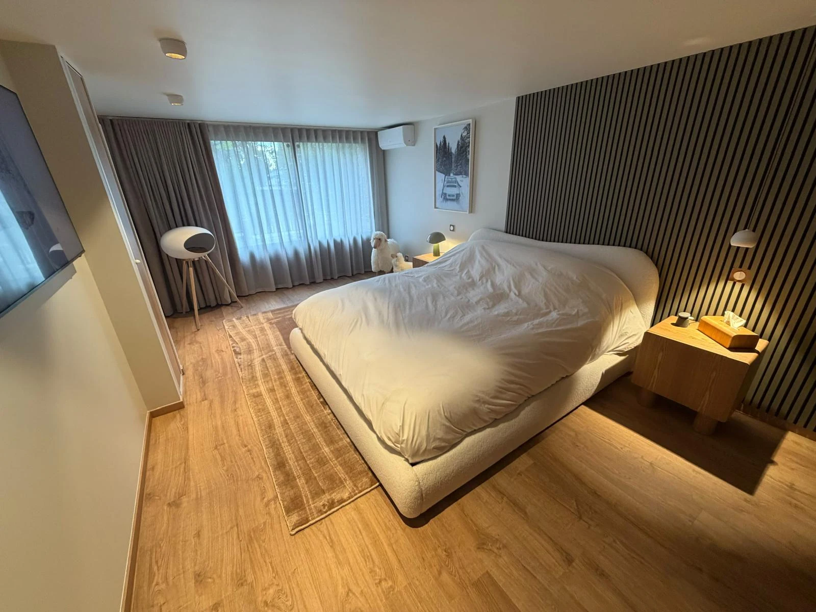 Suite parentale — Après · La chambre à la lumière du jour